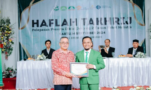 Wisuda D2 Kesehatan Holistik Angkatan Ke-4 Berjalan Lancar