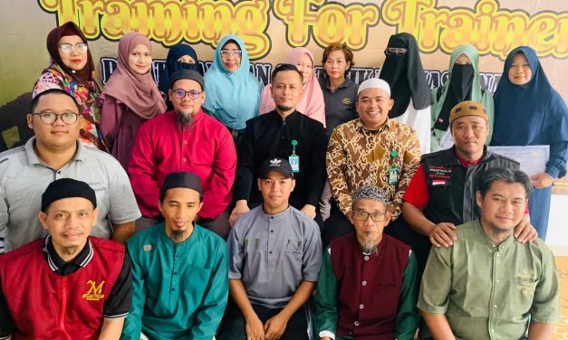 Parade Kegiatan Safari Sehat Holistik di Pontianak Kalbar